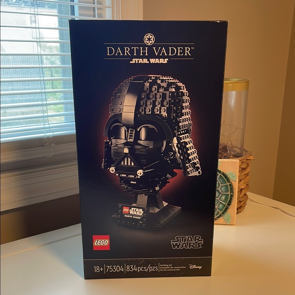 LEGO Star Wars Darth Vader Helmet Set 75304 – 834 Pieces, NIB